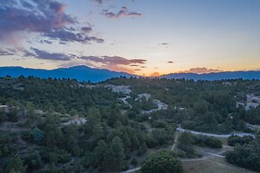 Palmer Park Trails & Space 4 Bdrm Cntrl Location