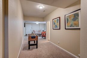 Pet-friendly 4 BR Family Stay Near Downtown