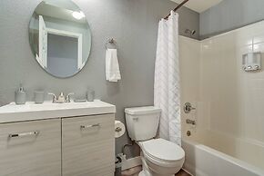 Pet-friendly 4 BR Family Stay Near Downtown