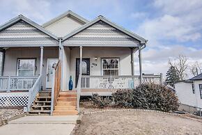 Pet-friendly 4 BR Family Stay Near Downtown
