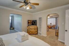 2 Bedroom near Parks, A Lake, Downtown