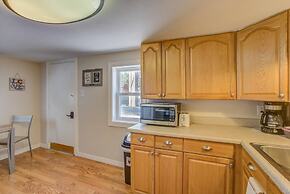 2 Bedroom near Parks, A Lake, Downtown