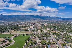 5BR Mnt Viewsdowntown Luxuryfirepit & RV Parking