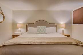 5BR Mnt Viewsdowntown Luxuryfirepit & RV Parking