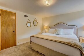 5BR Mnt Viewsdowntown Luxuryfirepit & RV Parking