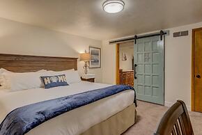 5BR Mnt Viewsdowntown Luxuryfirepit & RV Parking