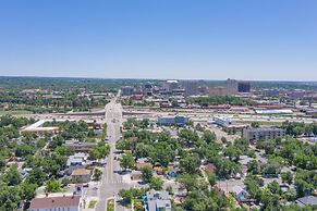 The Coffee Loft Above a Cafe Walk to Dwntn