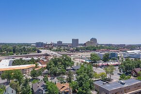 The Coffee Loft Above a Cafe Walk to Dwntn