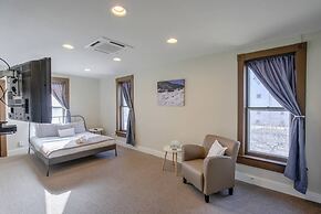 The Coffee Loft Above a Cafe Walk to Dwntn