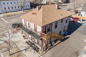 The Coffee Loft Above a Cafe Walk to Dwntn