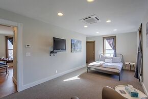 The Coffee Loft Above a Cafe Walk to Dwntn