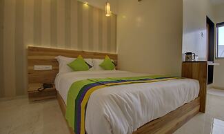 Hotel Amisha International