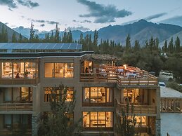 Stone Hedge Hotel - Hunder