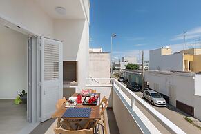 1659 Dodger House by Barbarhouse