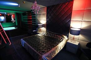 Madison Hotel & Suites - Adults Only