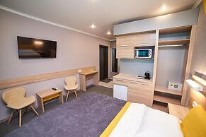 Luna Hotel