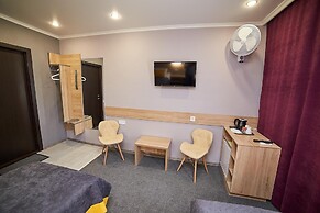 Luna Hotel