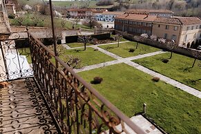 Casa Regina Montis Regalis
