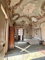 Casa Regina Montis Regalis