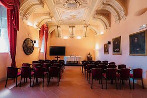Casa Regina Montis Regalis