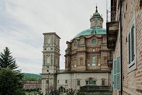 Casa Regina Montis Regalis