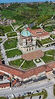 Casa Regina Montis Regalis