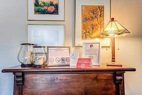 1893 Classic 4 Blocks From Great Dining & Shops