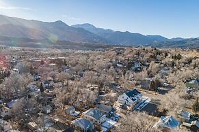 1893 Classic 4 Blocks From Great Dining & Shops