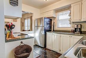 1893 Classic 4 Blocks From Great Dining & Shops