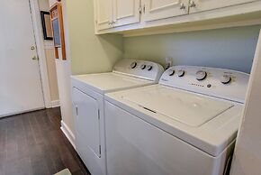 1893 Classic 4 Blocks From Great Dining & Shops