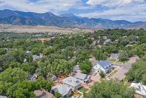 1893 Classic 4 Blocks From Great Dining & Shops