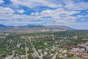 1893 Classic 4 Blocks From Great Dining & Shops