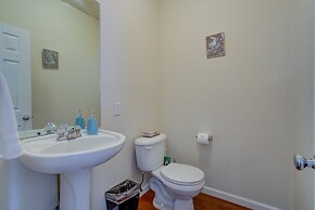 Urban Practicality! 3 Beds, Patios & Dog Friendly