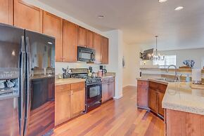 Urban Practicality! 3 Beds, Patios & Dog Friendly