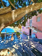 Niriides Hotel & Apartments