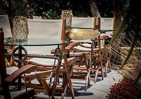 Niriides Hotel & Apartments