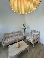 Niriides Hotel & Apartments