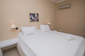 Niriides Hotel & Apartments