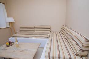 Niriides Hotel & Apartments