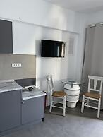 Niriides Hotel & Apartments