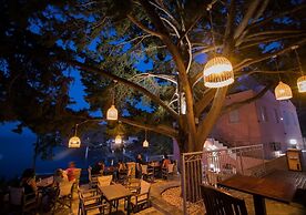 Niriides Hotel & Apartments