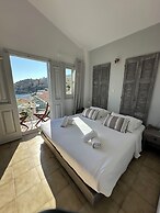 Niriides Hotel & Apartments