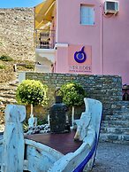 Niriides Hotel & Apartments