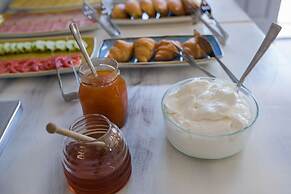 Niriides Hotel & Apartments