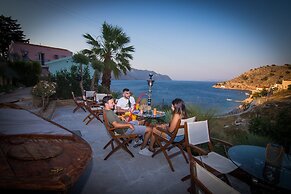 Niriides Hotel & Apartments