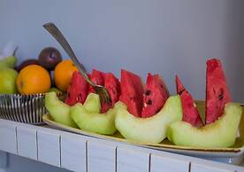 Niriides Hotel & Apartments