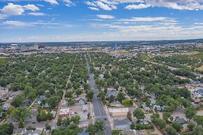3BR Hot-tub & Dog-friendly Old Colorado City!!