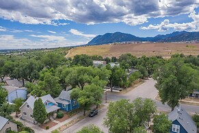 3BR Hot-tub & Dog-friendly Old Colorado City!!