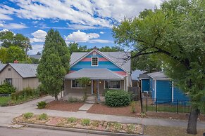 3BR Hot-tub & Dog-friendly Old Colorado City!!