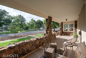 4brvictorian Mansionjust North of Downtown